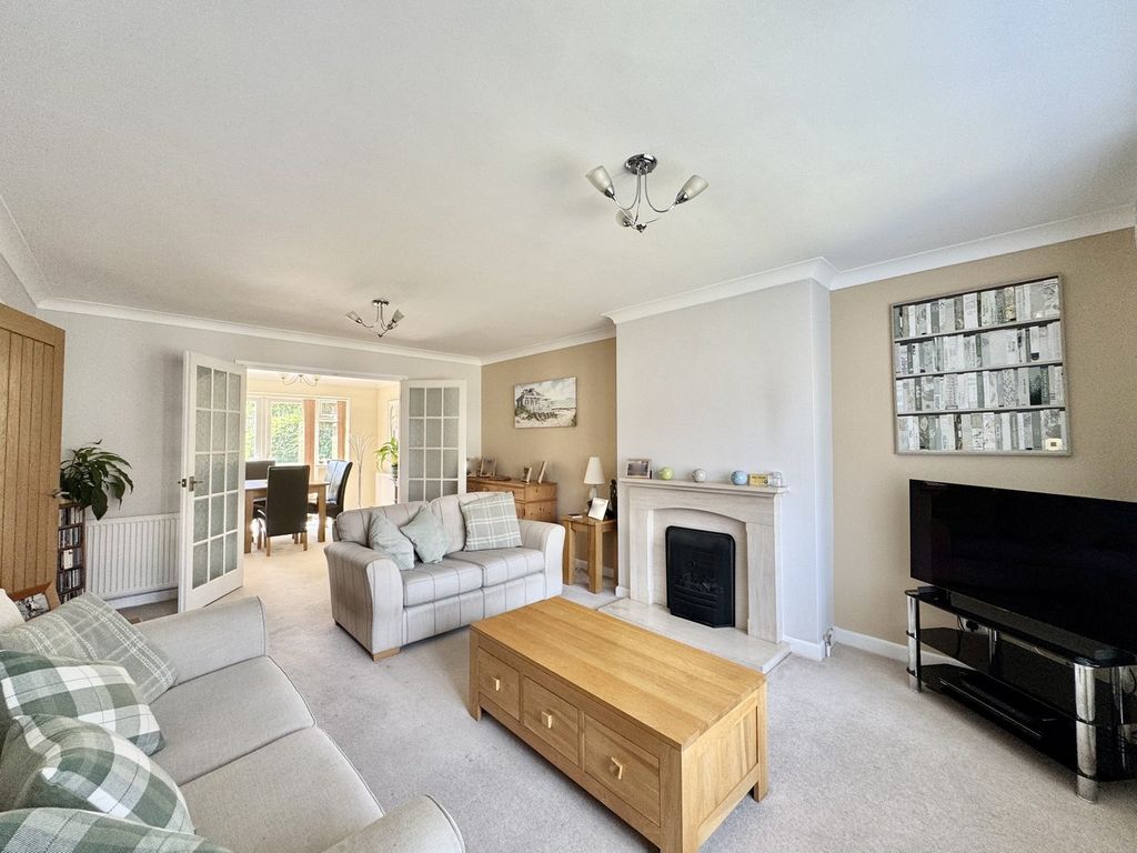 Property photo 2 of 27