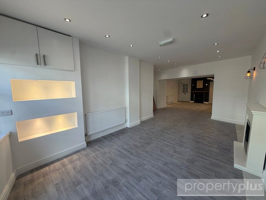 Property photo 1 of 9 Picture No. 08