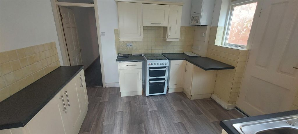 Property photo 3 of 8 Sixth Image