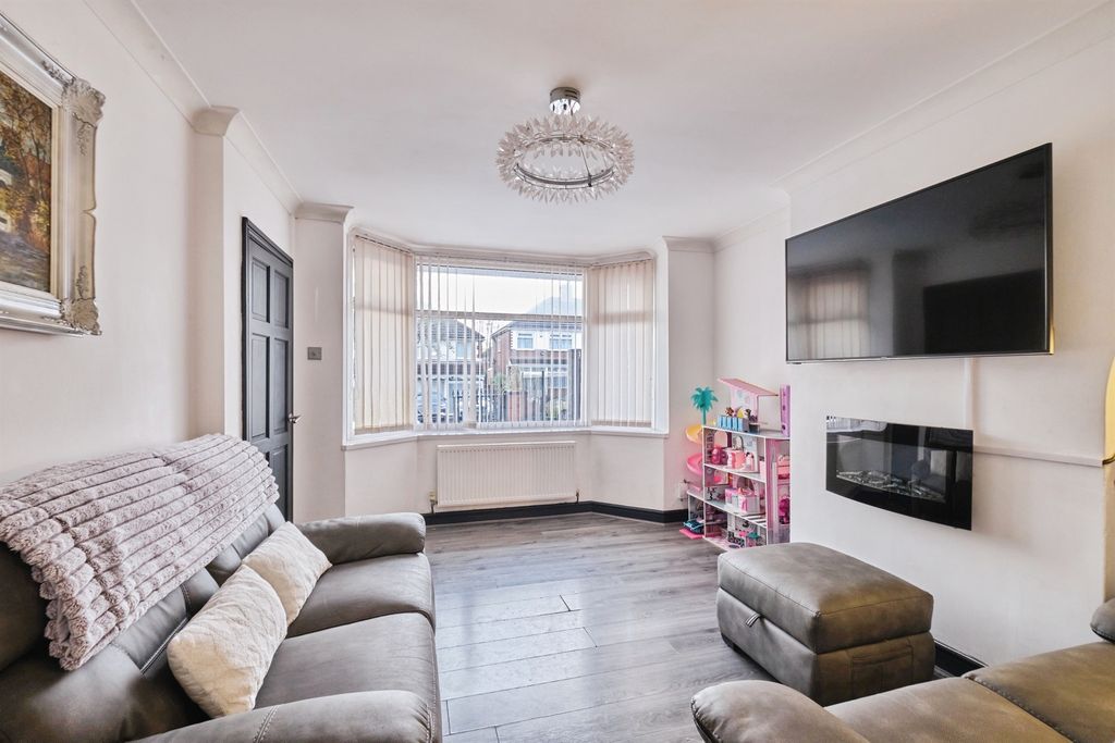 Property photo 3 of 22