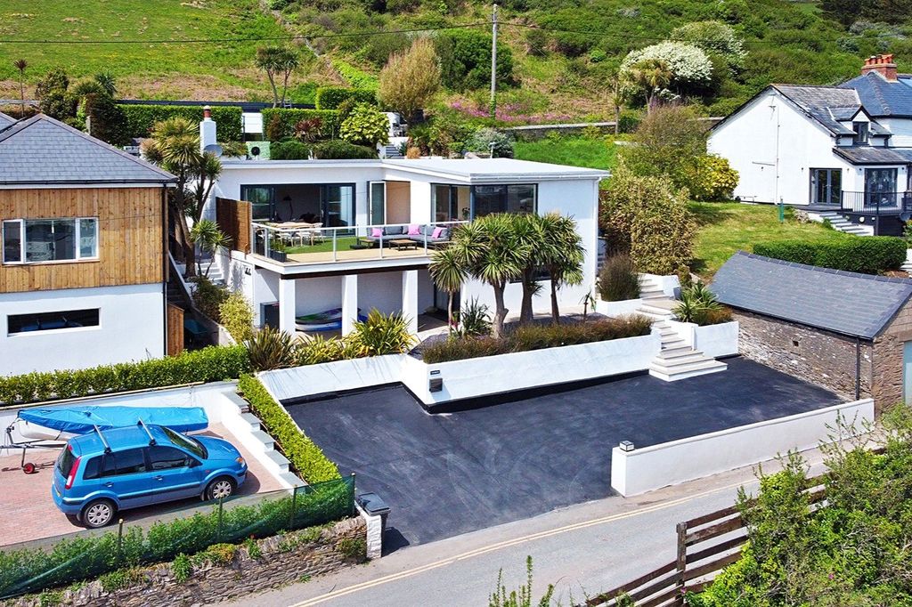 Property photo 2 of 39 Picture No. 08