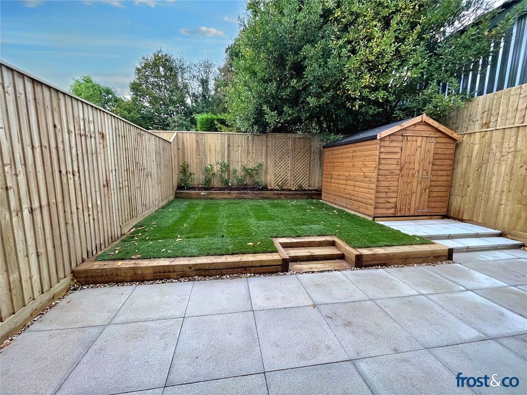 Property photo 3 of 21 Garden