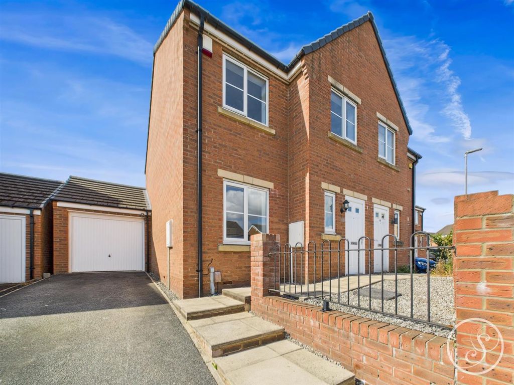 Property photo 1 of 15 External