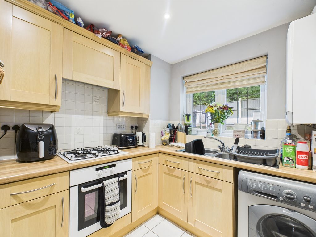Property photo 3 of 10 Cam03582G0-Pr0107-Still016
