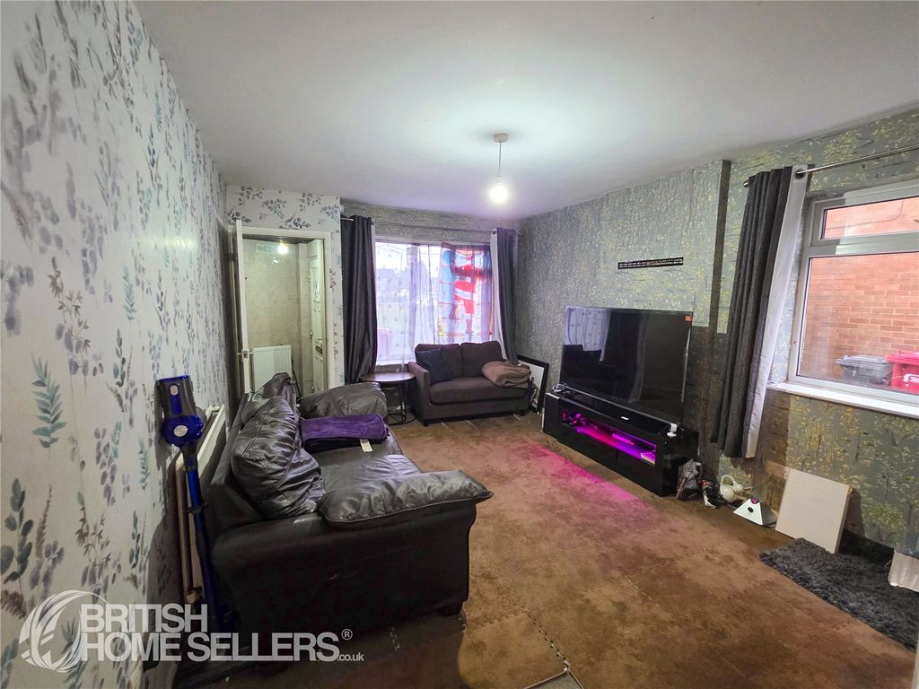 Property photo 2 of 12 Picture No. 22