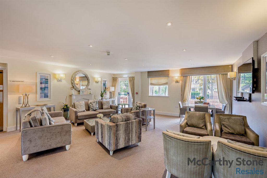 Property photo 2 of 23 8661932-Interior18-800.Jpg