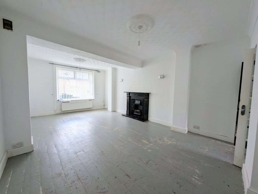 Property photo 3 of 23 Living Room