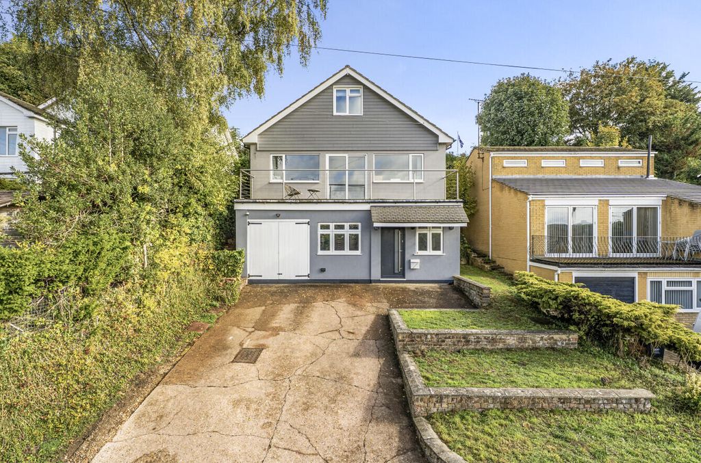Property photo 1 of 17 Front (Exterior)