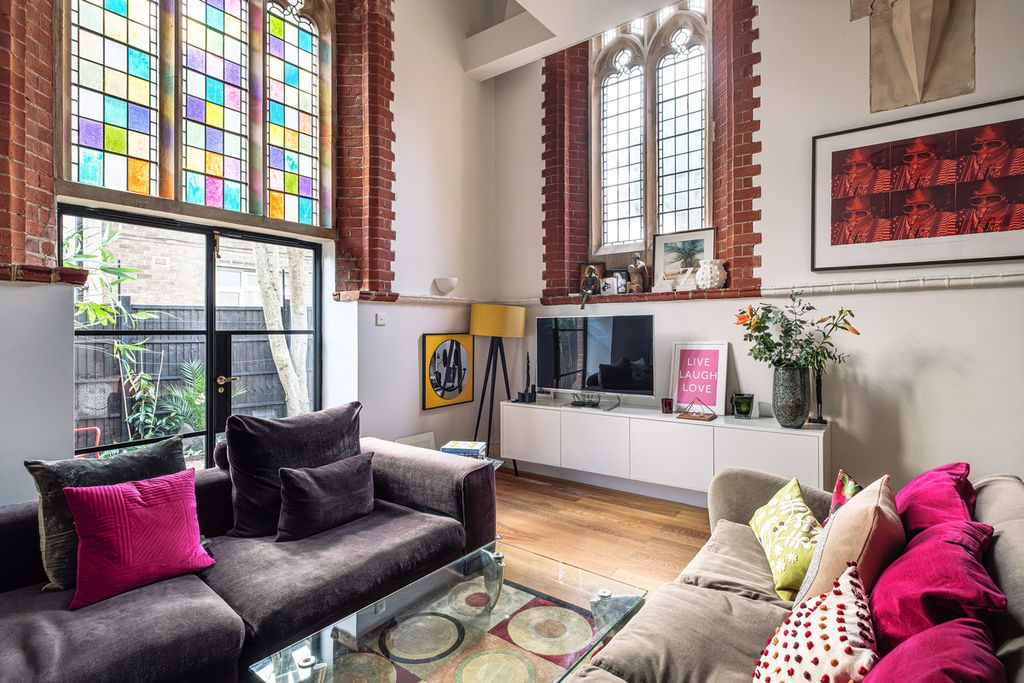 Property photo 2 of 22