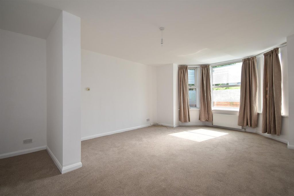 Property photo 2 of 12 Living Room