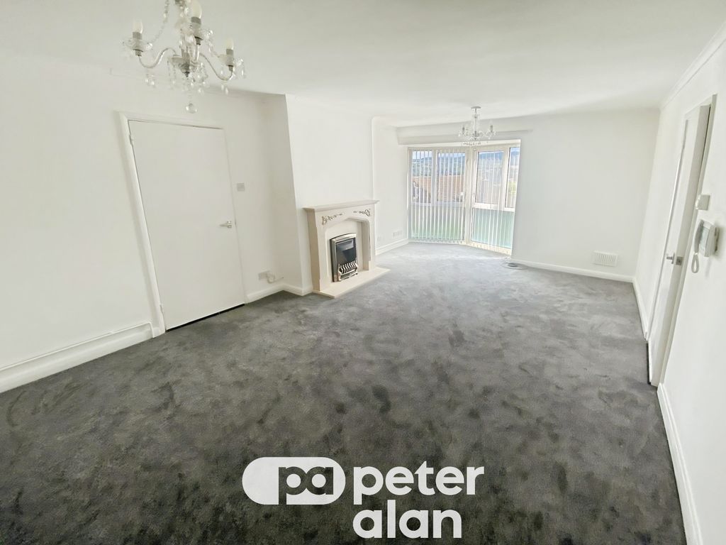 Property photo 1 of 4 Lounge