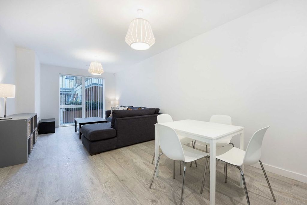 Property photo 2 of 7