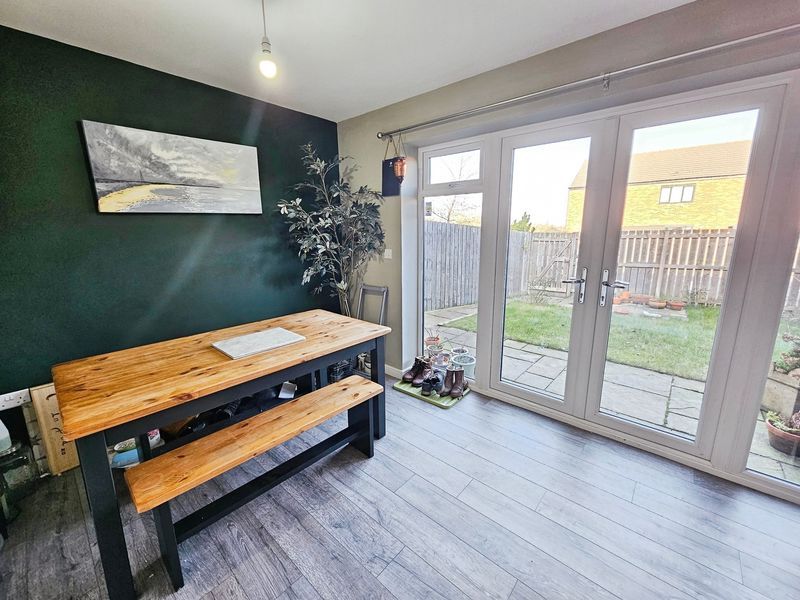 Property photo 3 of 12 Photo 6