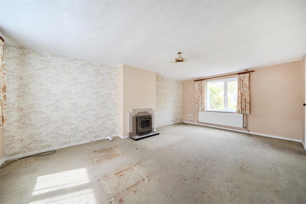 Property photo 2 of 13 Siting Room