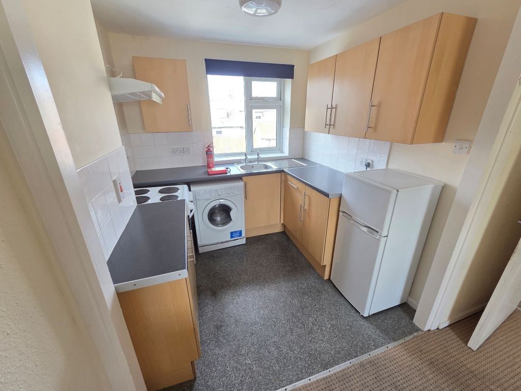 Property photo 3 of 25