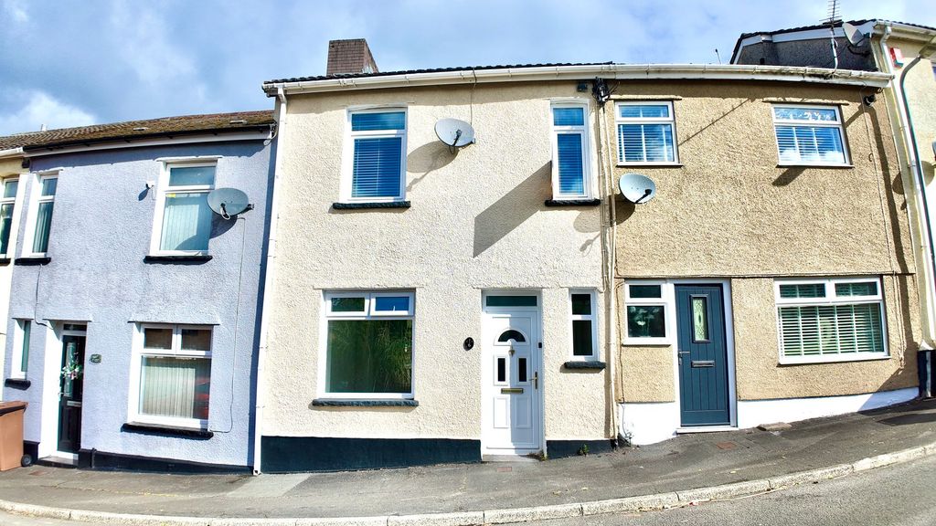 Property photo 1 of 28