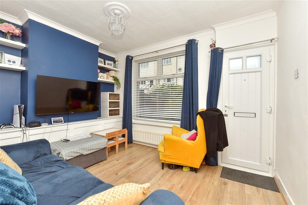 Property photo 3 of 9 Lounge