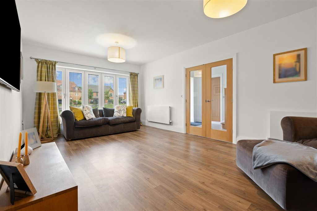 Property photo 3 of 48