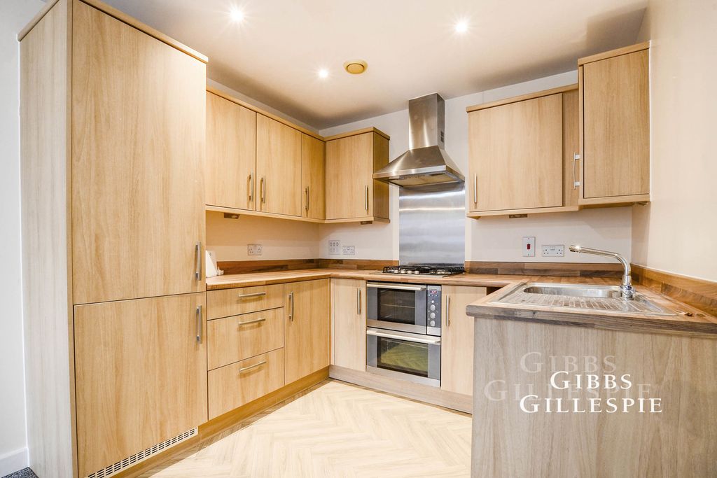 Property photo 2 of 12 Pbox-Img.Jpg