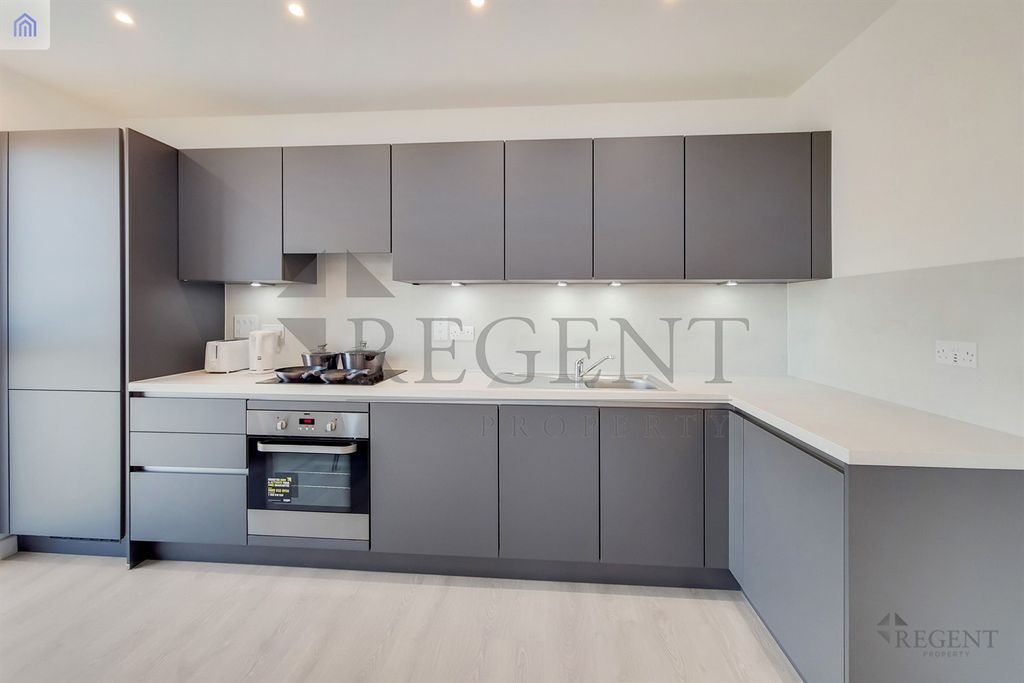 Property photo 1 of 10 Kitchen