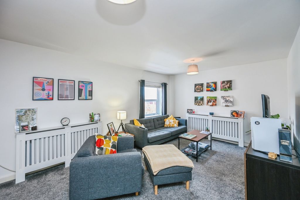 Property photo 2 of 15 Living Room