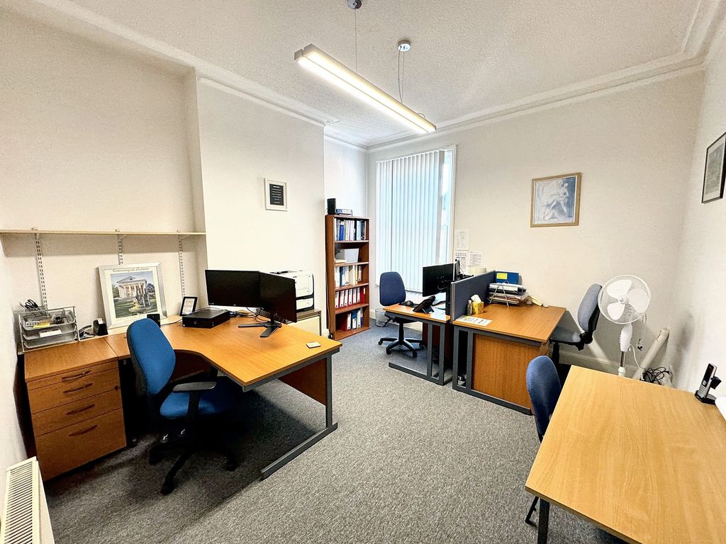 Property photo 3 of 21