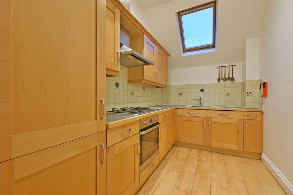 Property photo 2 of 15 Picture No. 33