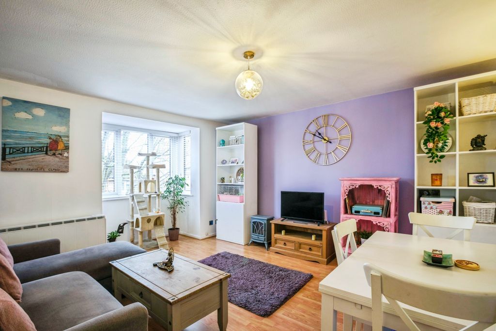 Property photo 1 of 15 Living Room