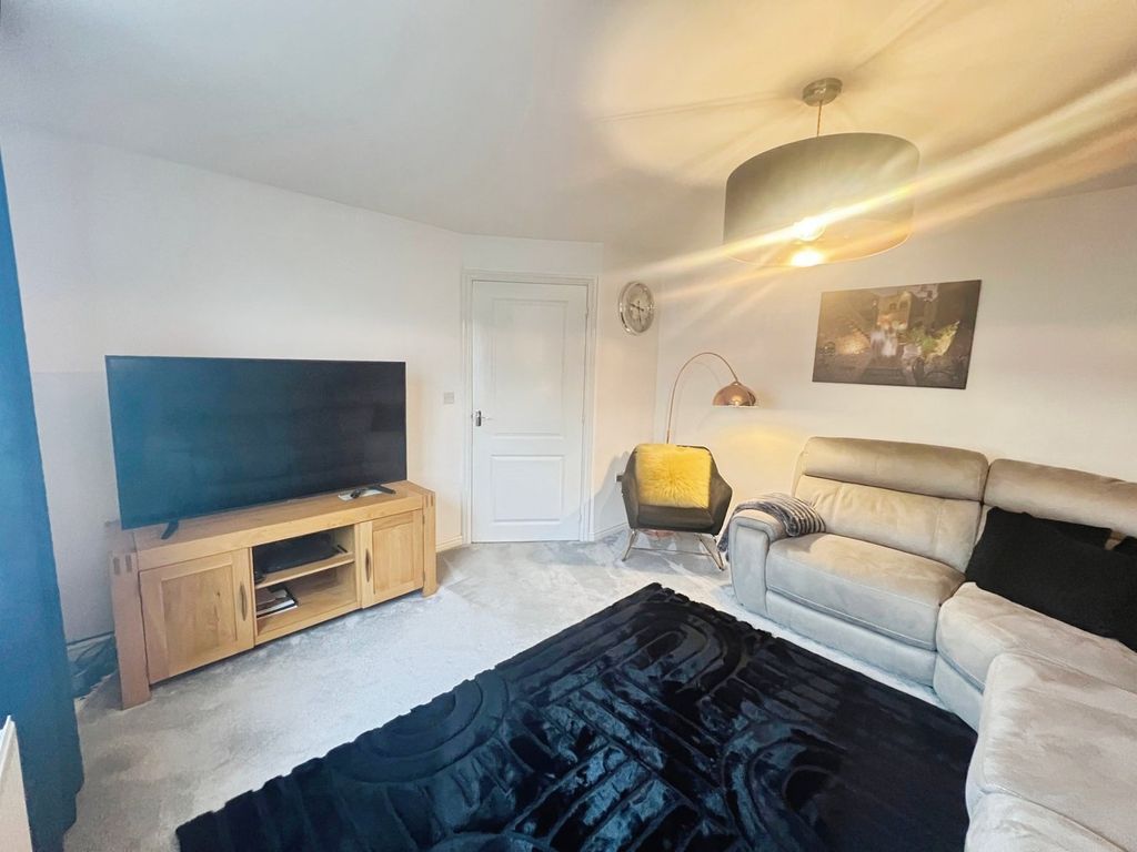 Property photo 3 of 24