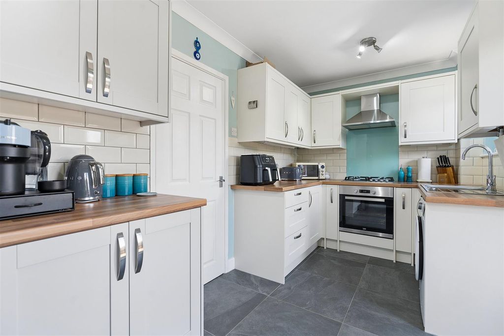 Property photo 2 of 10 Kitchen/Diner