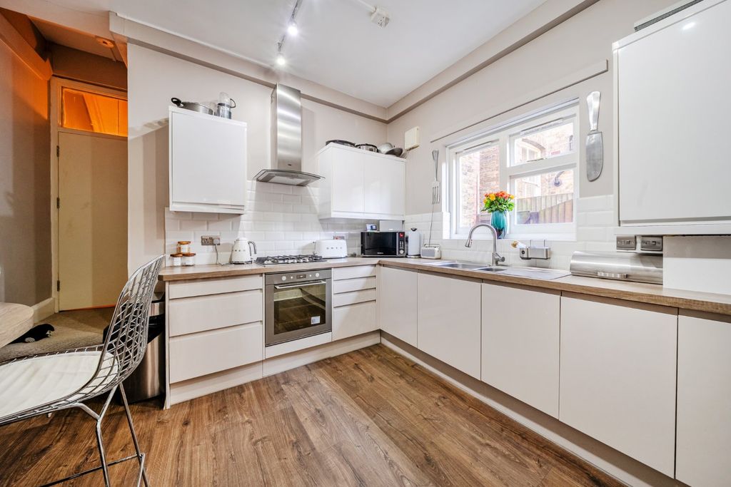 Property photo 3 of 8 Picture No. 20