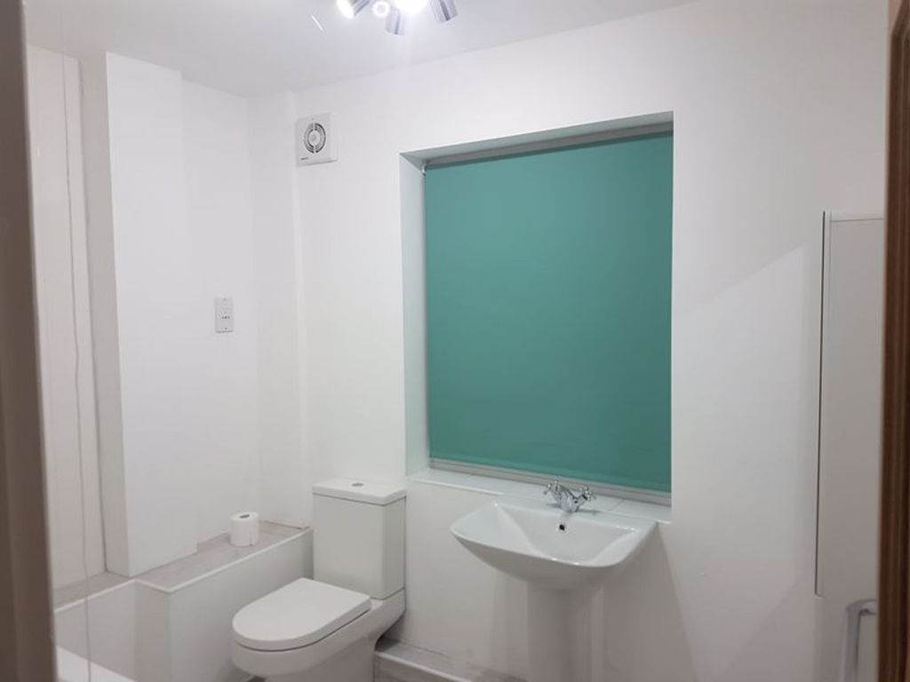 Property photo 3 of 4 Bathroom