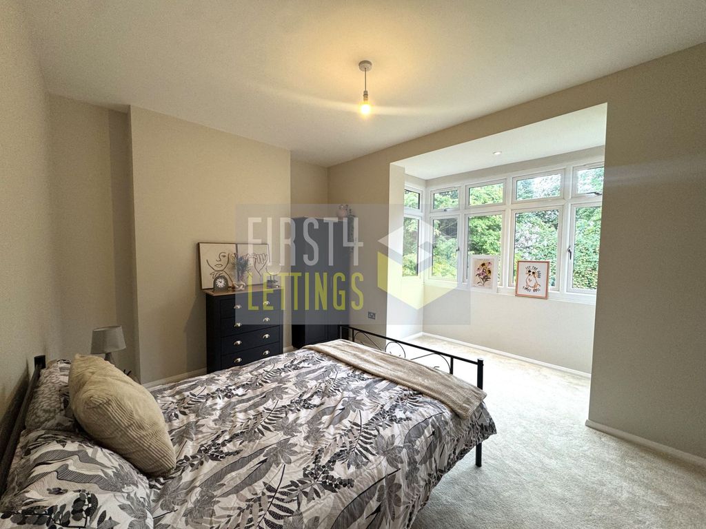 Property photo 1 of 10 Photo 8