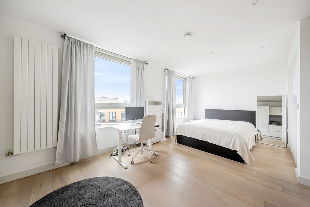 Property photo 2 of 14 1333370-15-6890c1...