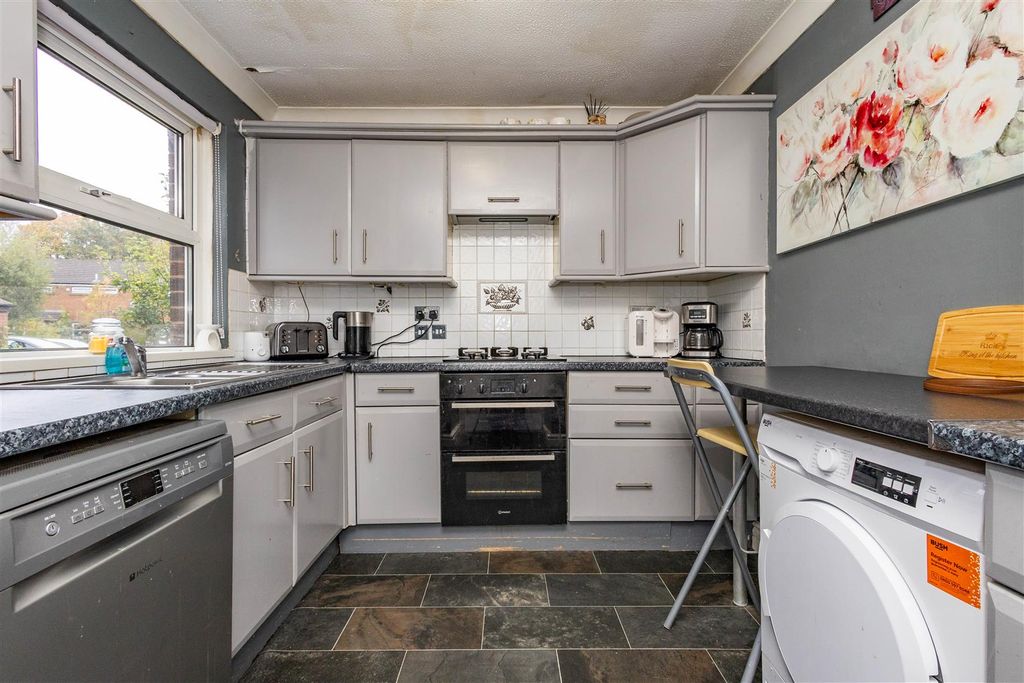 Property photo 3 of 15 Kitchen