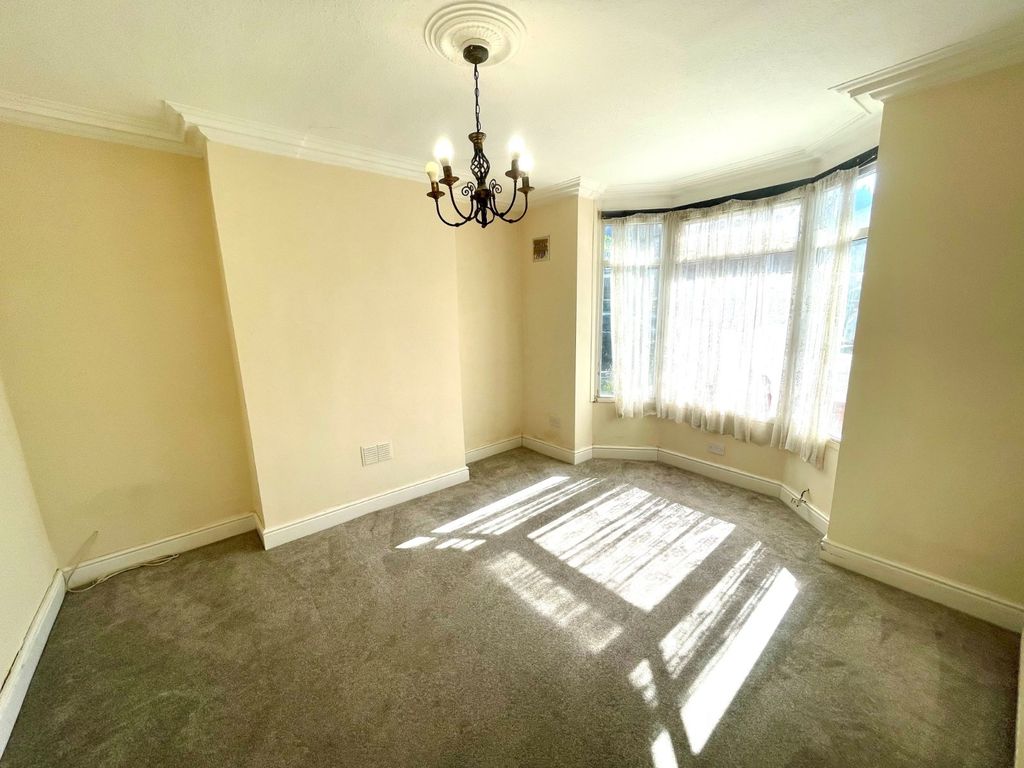 Property photo 2 of 11 Picture No. 20