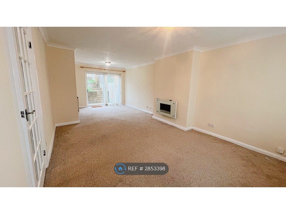 Property photo 2 of 17 Living Room