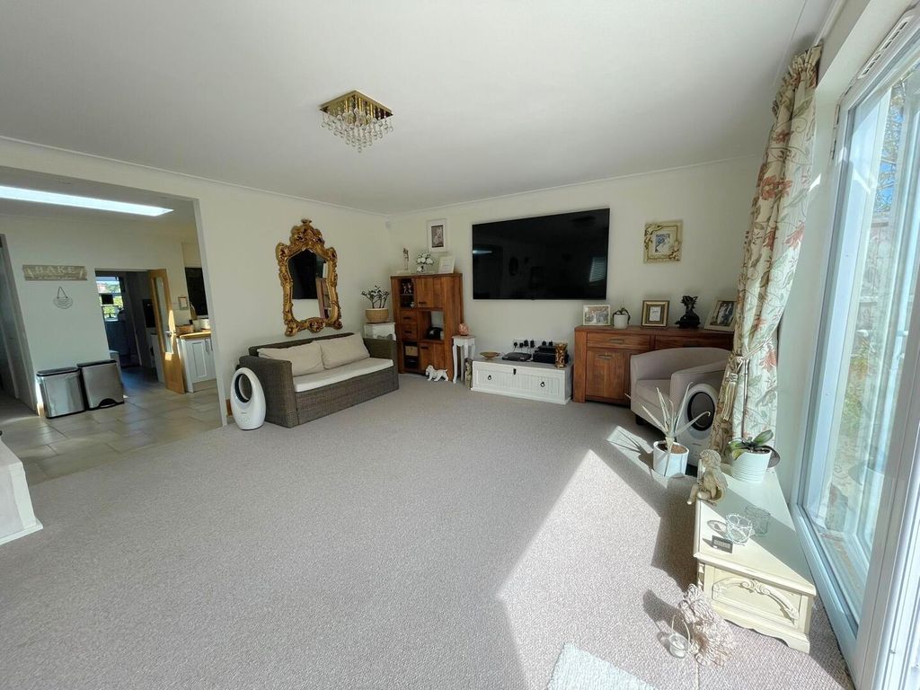 Property photo 3 of 24 Living Room