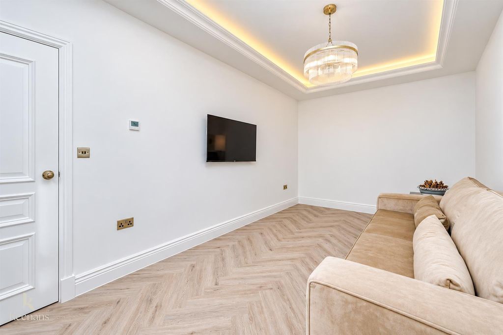 Property photo 3 of 39 3.Jpg