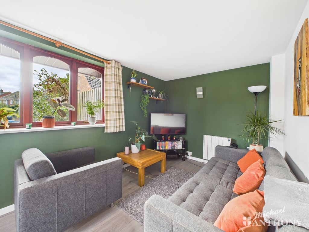 Property photo 3 of 9 Cam02773G0-Pr0373-Still003