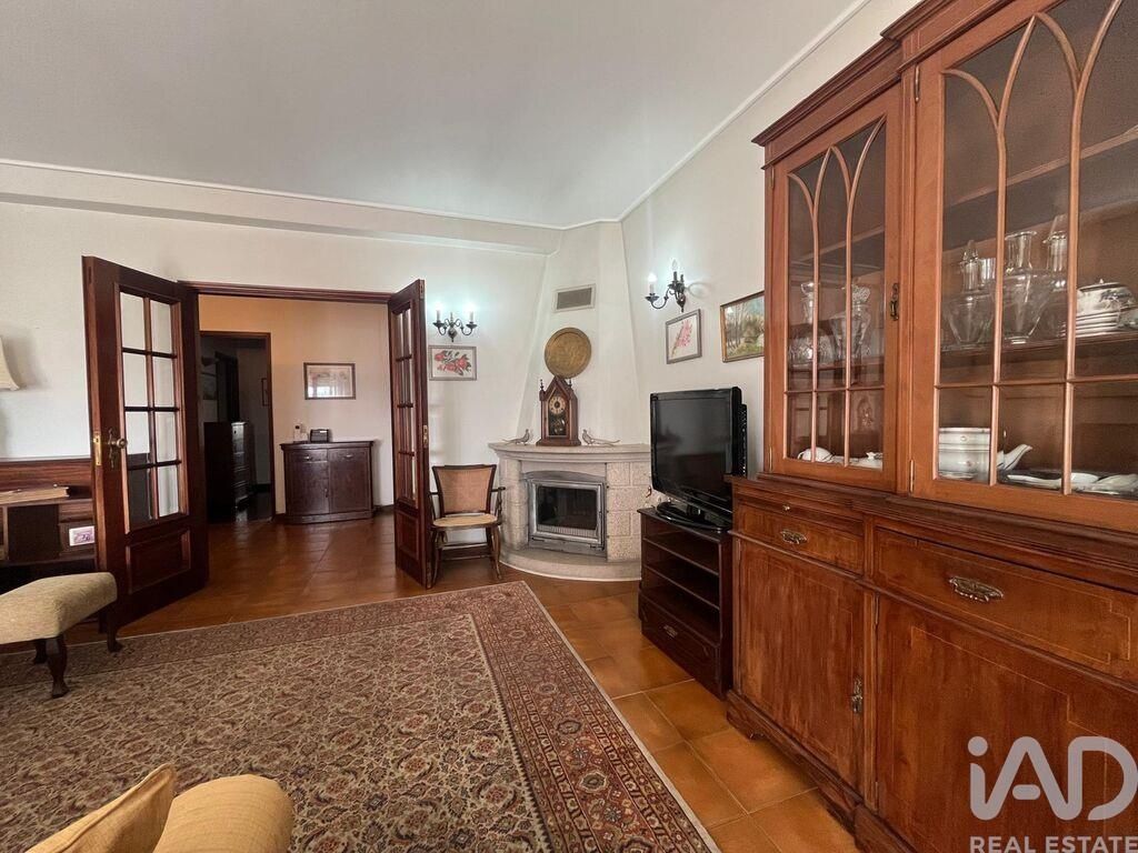 Property photo 1 of 40