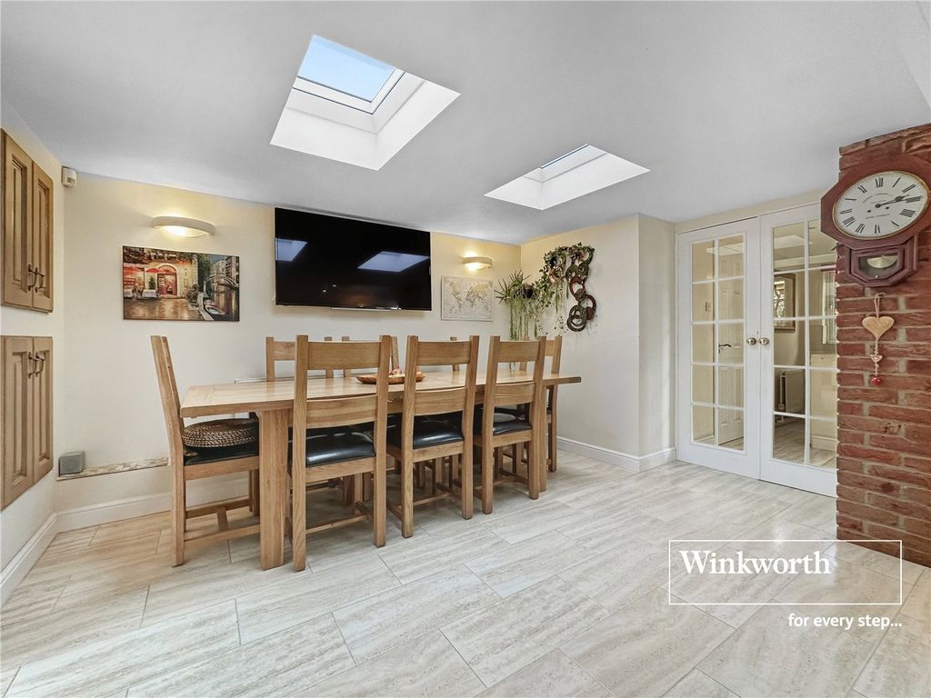 Property photo 3 of 31 Picture No. 17