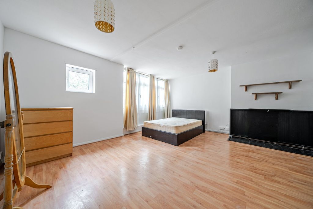 Property photo 2 of 11 Picture No. 03