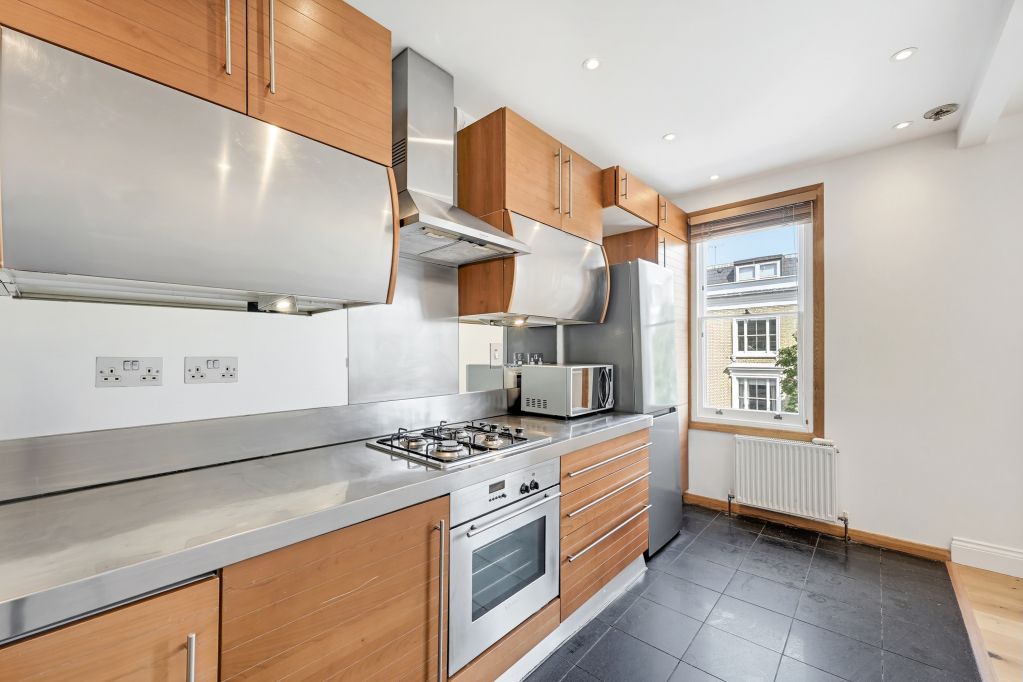 Property photo 3 of 13 Kitchen