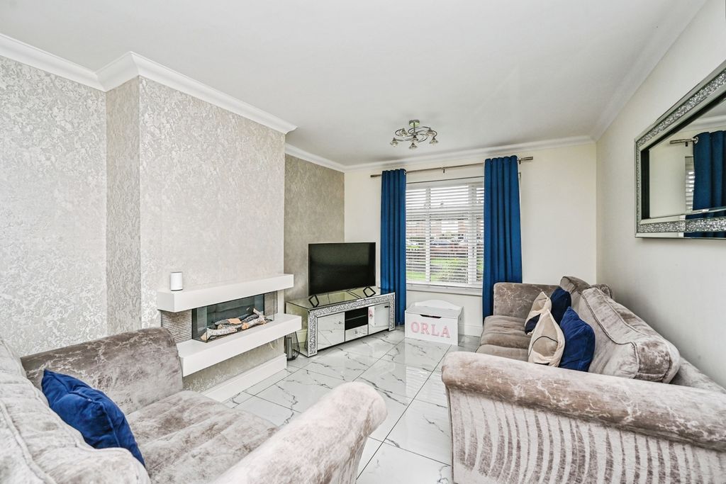 Property photo 3 of 17 Photo