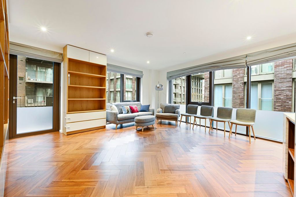 Property photo 1 of 21