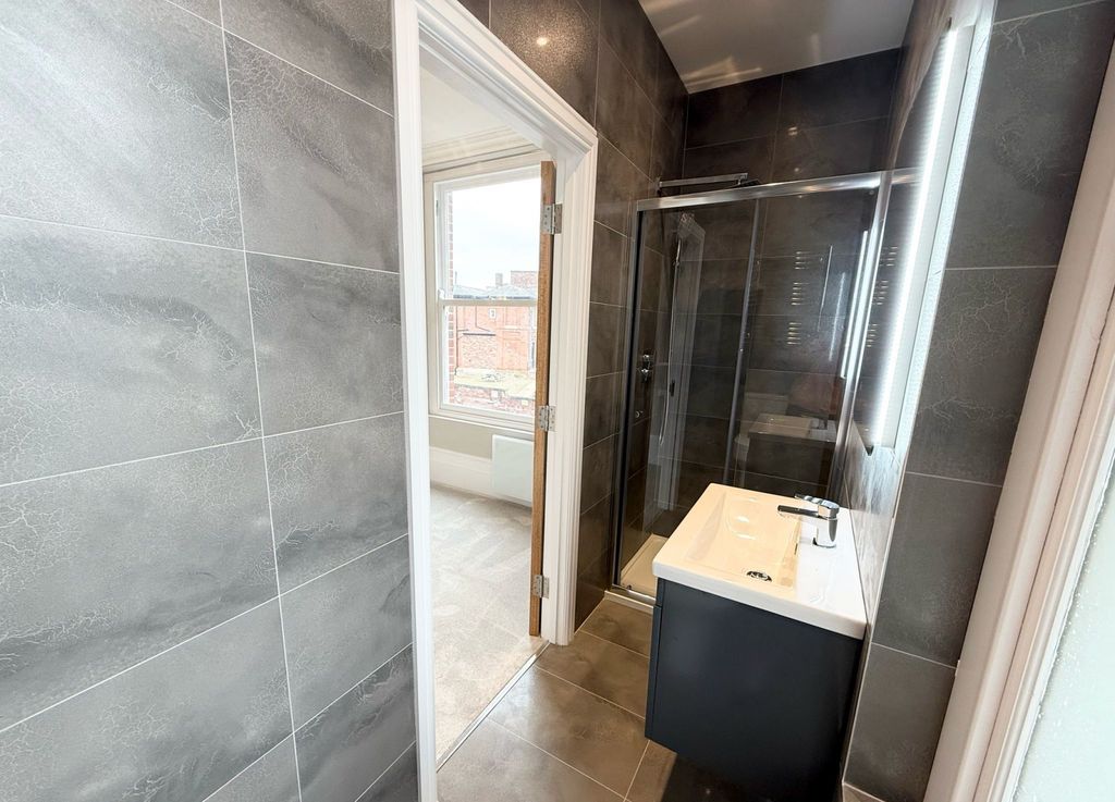 Property photo 2 of 28 Gallery