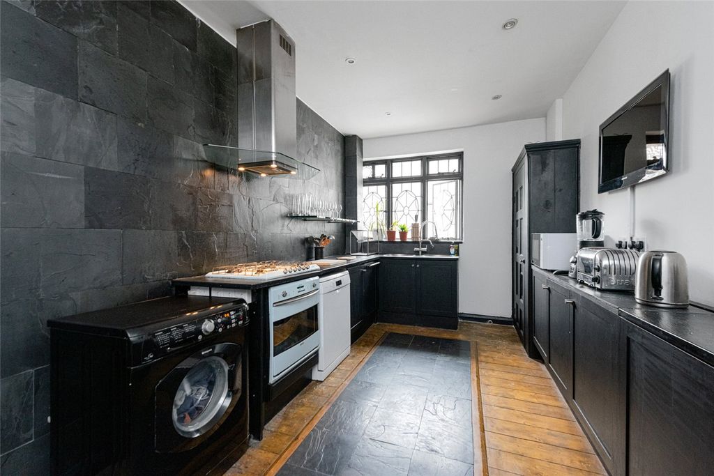 Property photo 2 of 16 Picture No. 75