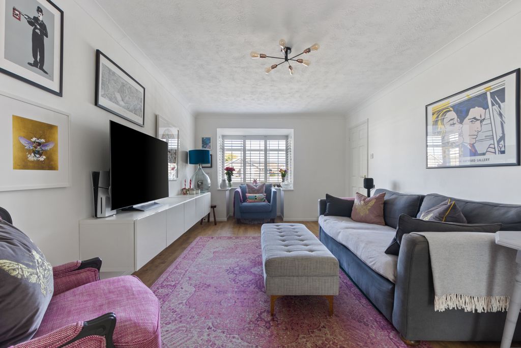 Property photo 2 of 12