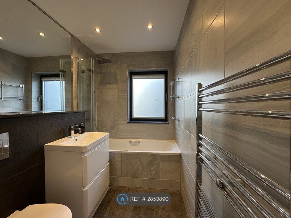 Property photo 3 of 25 Bathroom